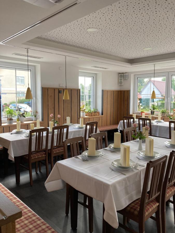 Platzwirt Hotel Unterschneidheim Ngoại thất bức ảnh